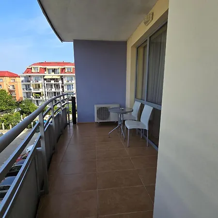 In Plaza Σάνι Μπιτς